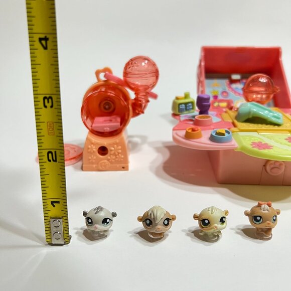 Littlest Pet Shop Teeniest Tiniest Hamster Mini Playset & Hamster Wheel Keychain - Picture 2 of 14
